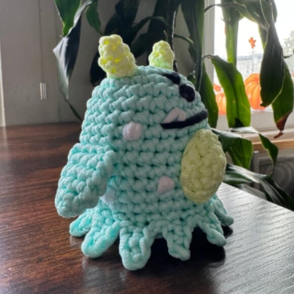 *Glow in the Dark* Woobles Bepi the Mercurian Crochet Alien (Pre-Made Plushie) - Picture 6 of 7